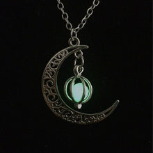 Load image into Gallery viewer, Glow In The Dark Necklace